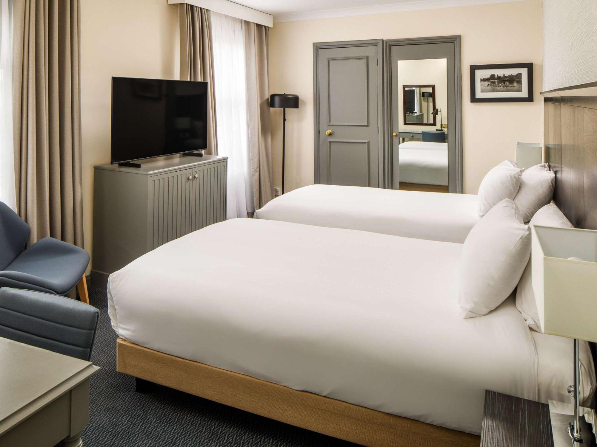 Hotel Sunday London Staines-Upon-Thames Heathrow T5 Exterior foto