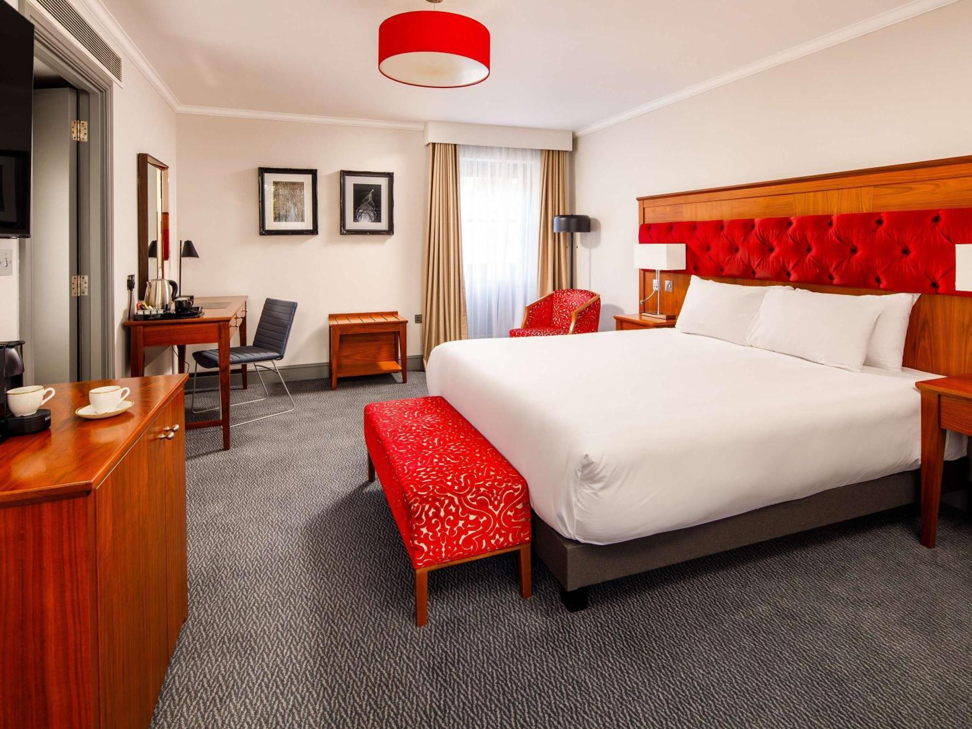 Hotel Sunday London Staines-Upon-Thames Heathrow T5 Exterior foto