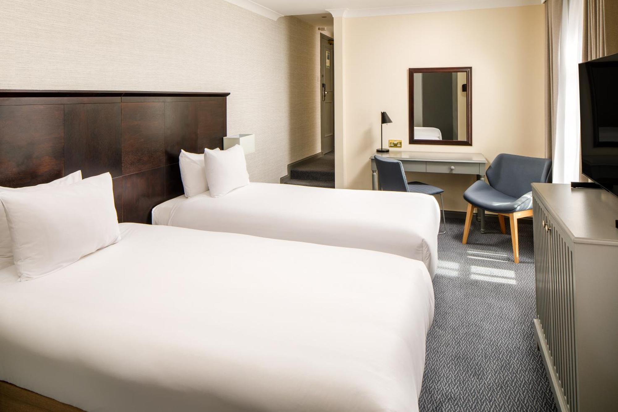 Hotel Sunday London Staines-Upon-Thames Heathrow T5 Exterior foto